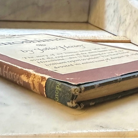 Hiroshima by John Hersey - Picture 2 of 11